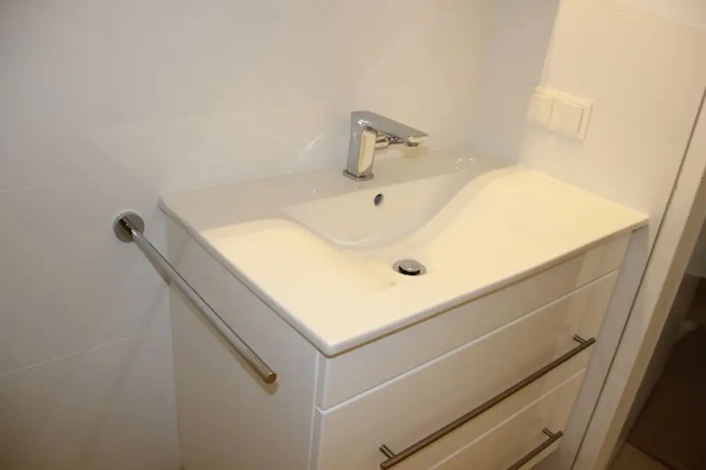 WALK-IN DUSCHE, EWE-KÜCHE, SÜDSEITIGE LOGGIA, GRÜNBLICK, ATTRAKTIVE NEUBAUMIETE IN KORNEUBURG!!