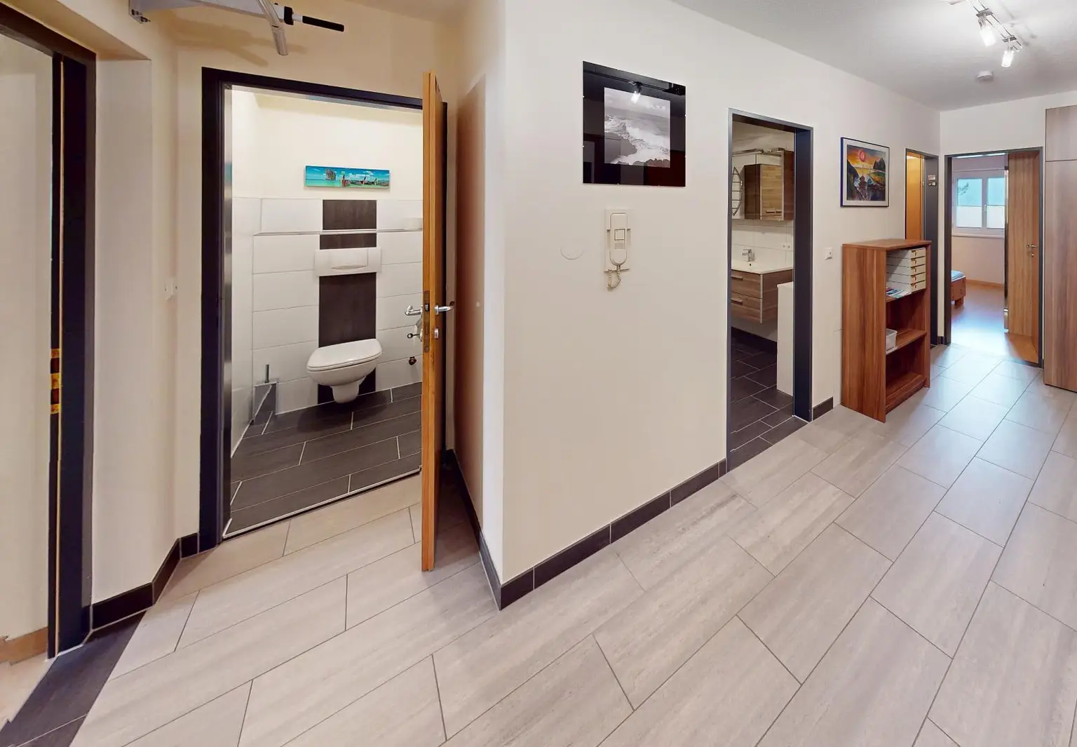 Landeck - Wohnung - Flur