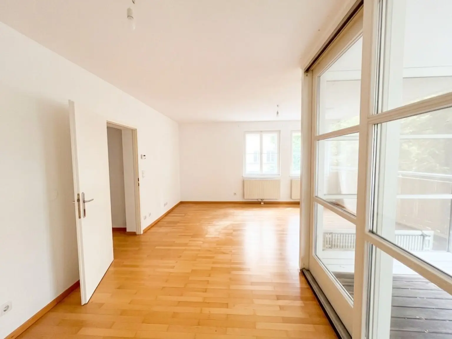 UNBEFRISTET: Moderne 2-Zimmer-Wohnung in Botschaftsviertel