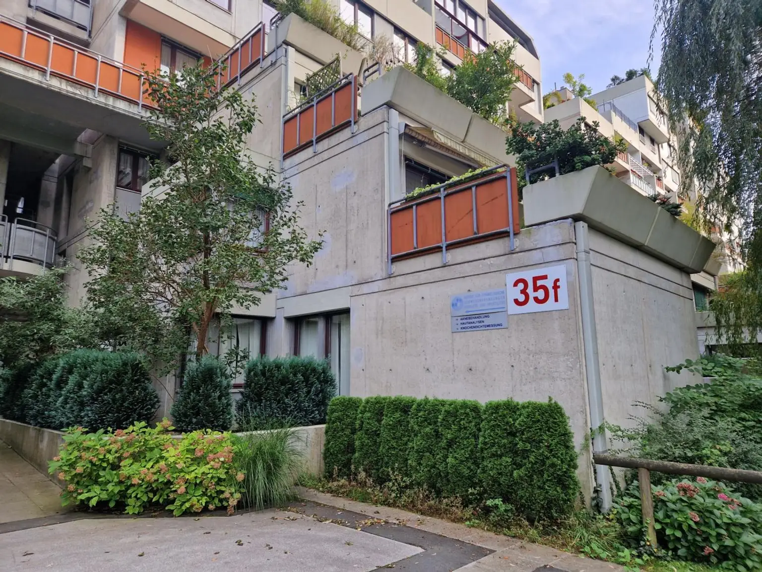 Wohnung mit Praxisgenehmigung und Terrasse in der Terrassenhaussiedlung Graz – vielseitig nutzbar mit Tiefgarage