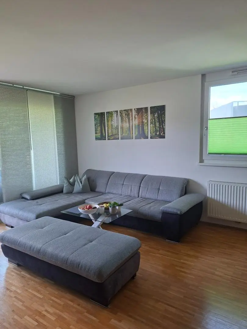 Top moderne Neubauwohnung mit Balkon