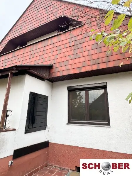 Nahe Stadtgrenze Baden - Doppelhaushälfte mit Renovierungsbedarf