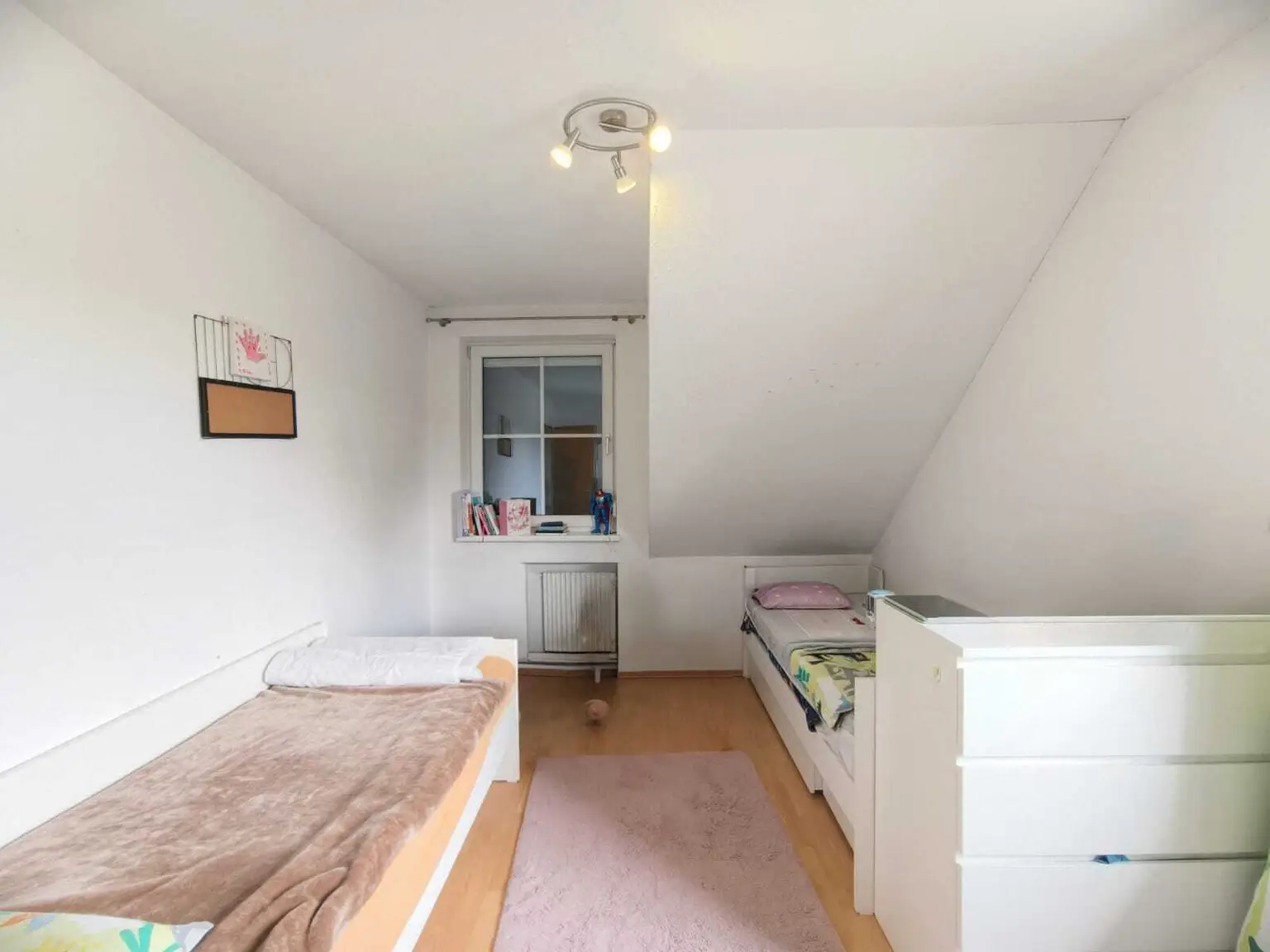 Teilsaniertes Haus mit Garten, Terrasse & Stellplatz in Wiener Neustadt!