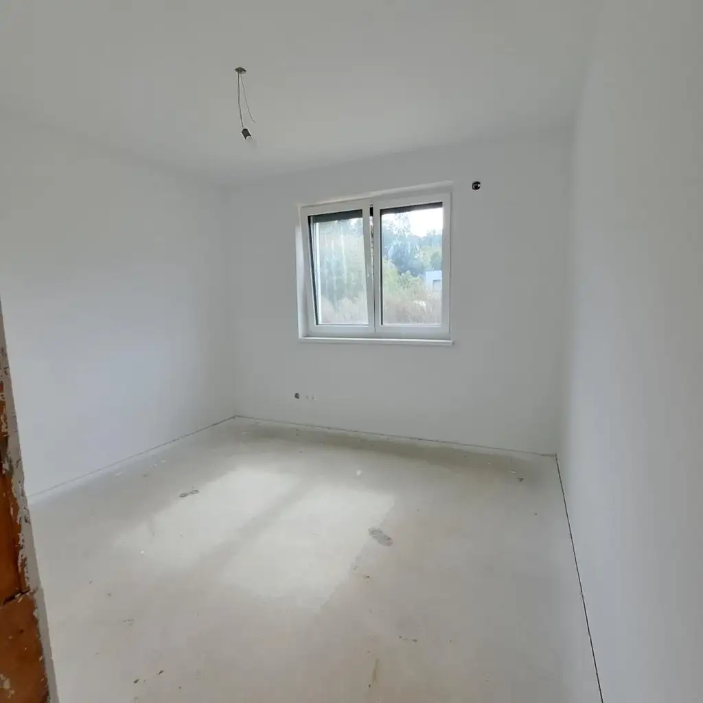 Neubau-Doppelhaus-Hälfte mit 4 Schlafzimmern!