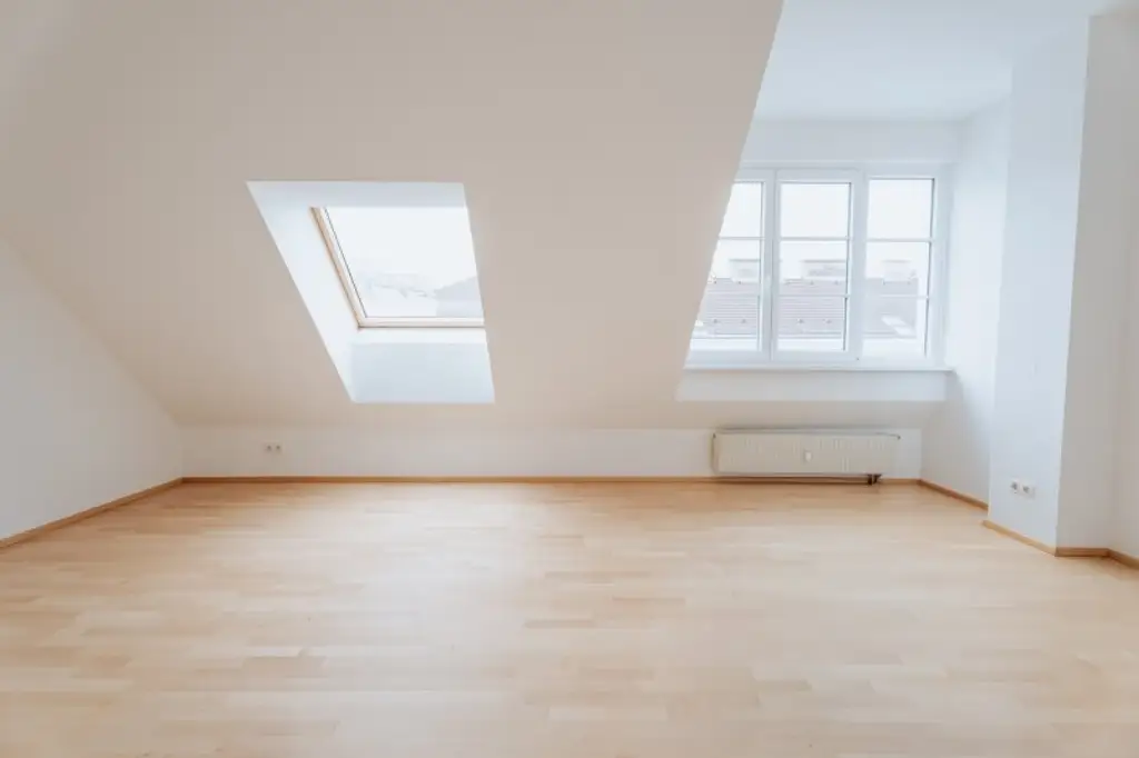 Helle 1- Zimmerwohnung im 1.Dachgeschoß