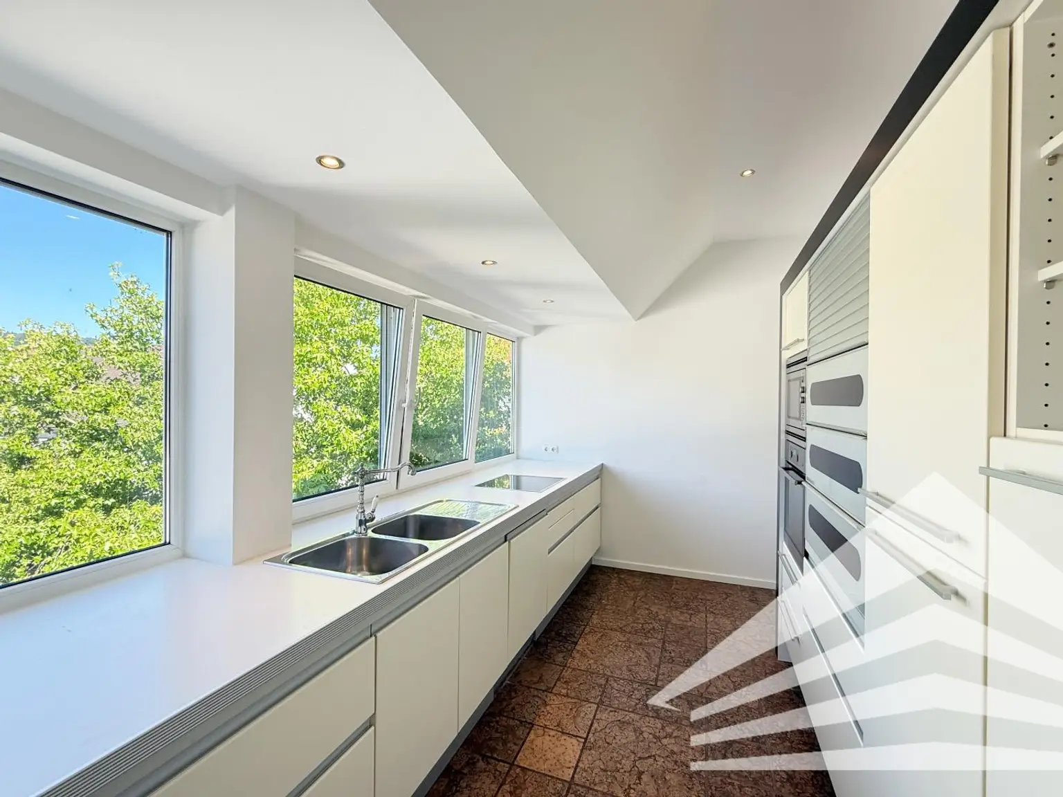 168 m² Penthouse in bester Innenstadtlage! Feine Ausstattung + PP inkl.!