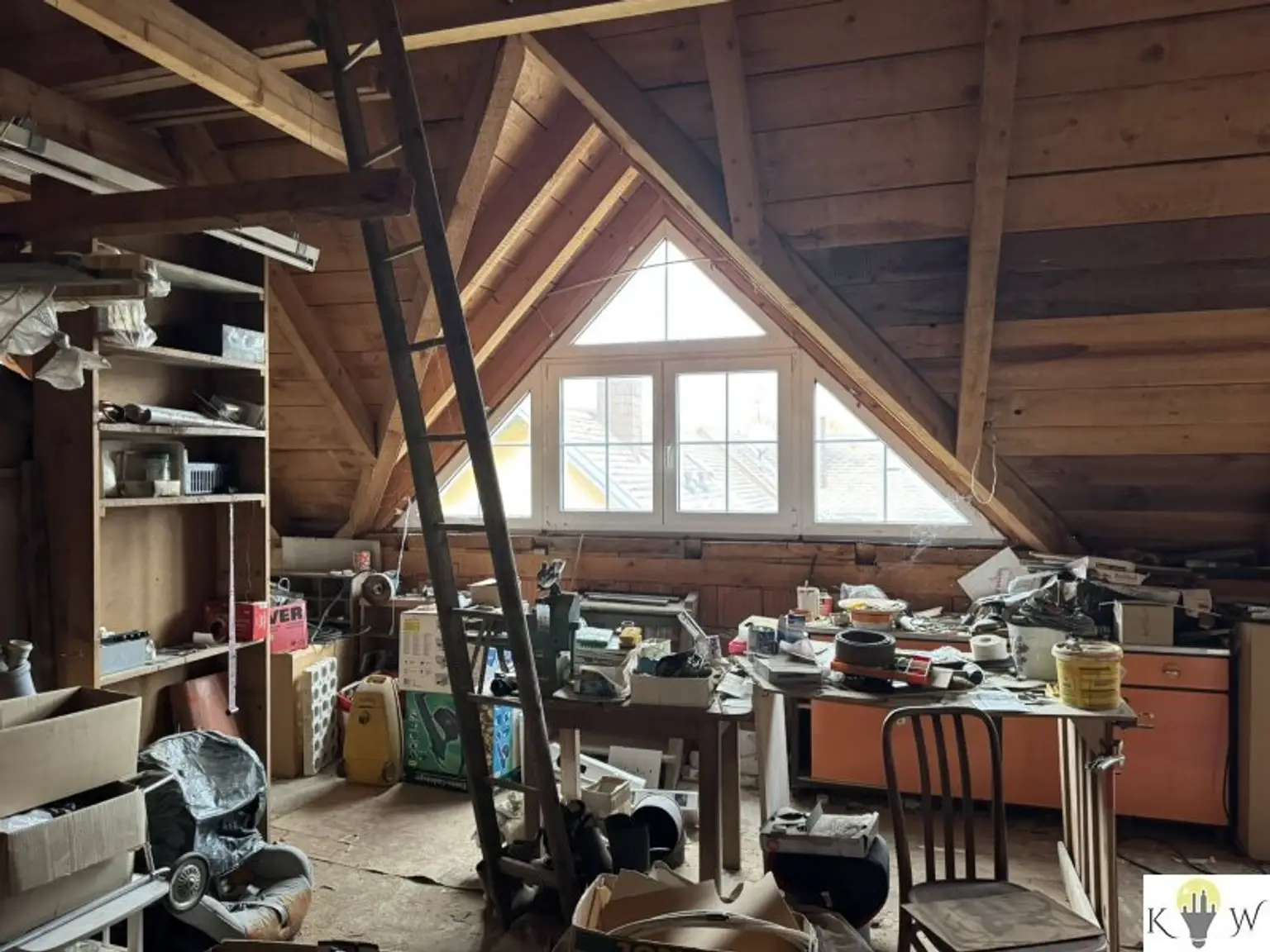 Charmantes Wohnhaus mit vielseitigem Wirtschaftsgebäude & Pool – Wohnen und Arbeiten unter einem Dach!