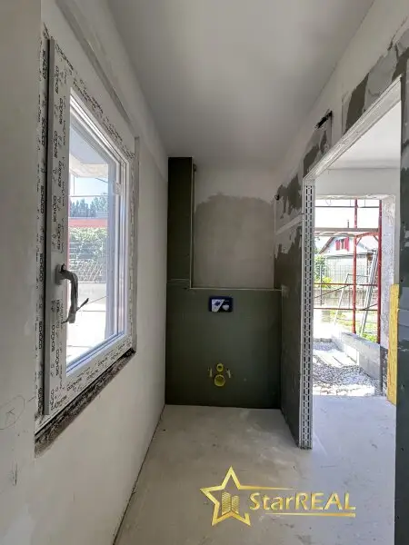 NOCH 1 EINZELHAUS (SCHLÜSSELFERTIG) FREI! 5 ZIMMER/ 3 BADEZIMMER/ 3 TOILETTEN. INKLUSIVE STELLPLATZ.