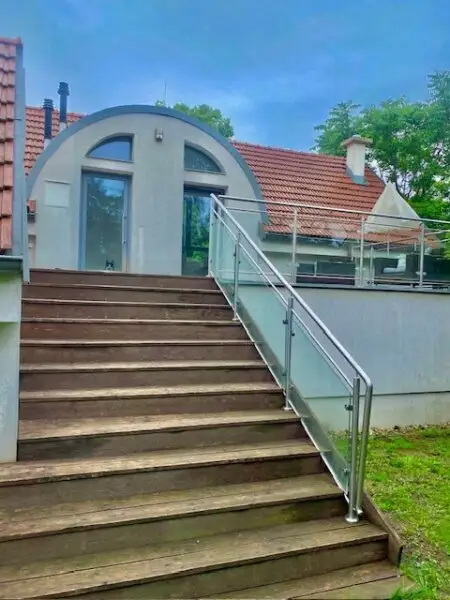 EIGENTUMSWOHNUNG mit herrliche TERRASSE & Garten- ELEGANTE 2-Zimmer-Wohnung in Top Lage von STAMMERSDORF!