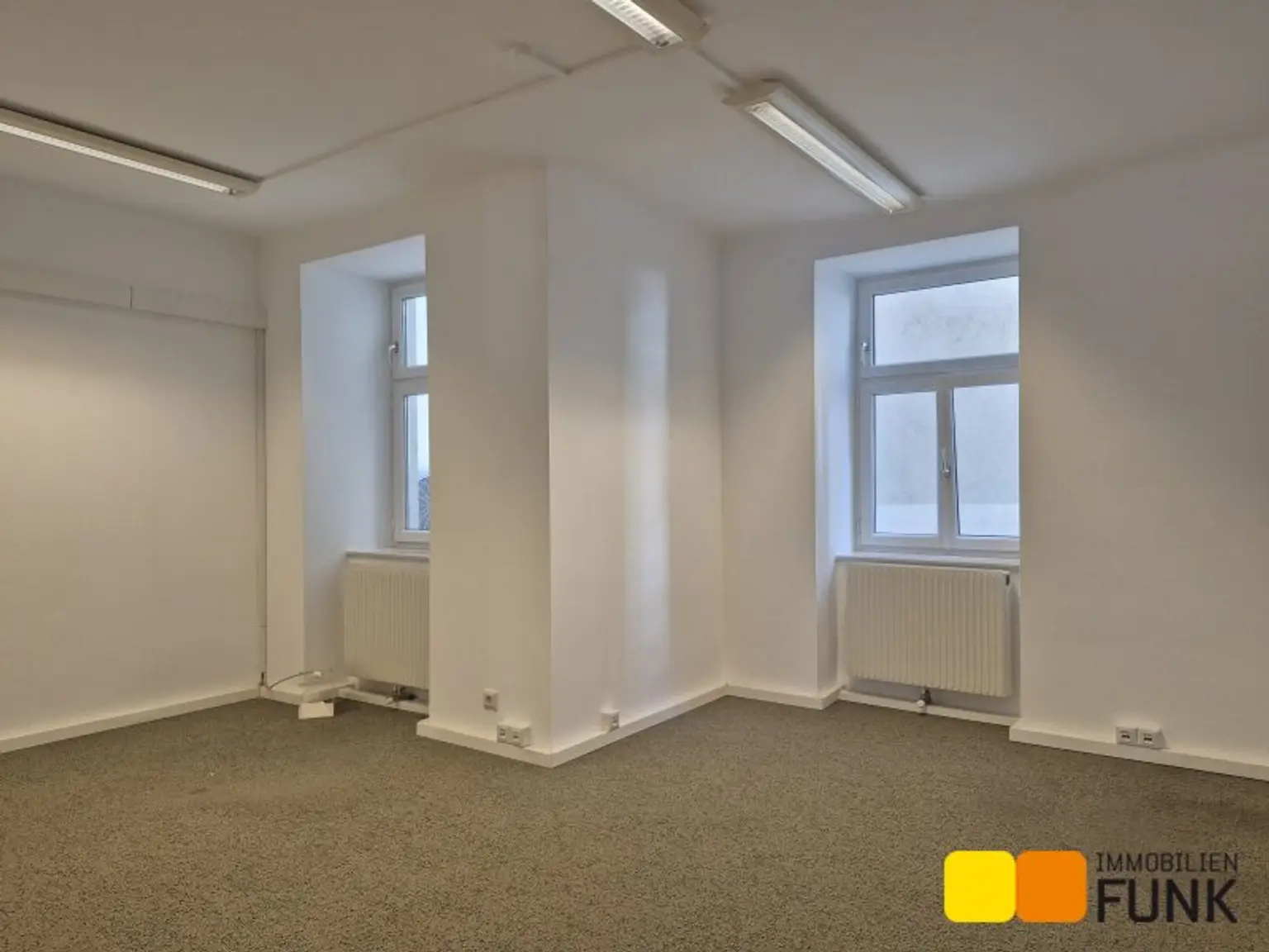 Attraktives Büro mit eigener Garage und zusätzlicher Lagerfläche