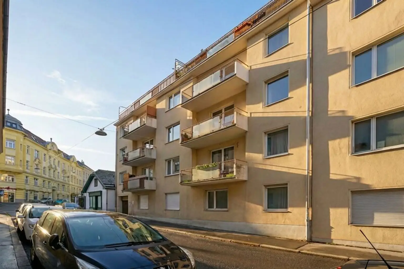 straßenseitige Hausansicht (Ostseite)