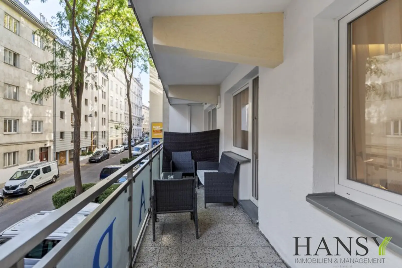 Vollmöblierte 3-Zimmer-Wohnung mit Loggia & zwei getrennt begehbaren Schlafzimmern! (WG-tauglich) 5 Gehminuten zur Mariahilfer-Straße