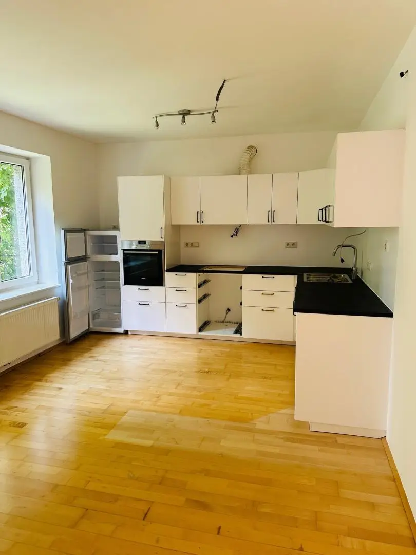 4-Zimmer-Wohnung mit Balkon