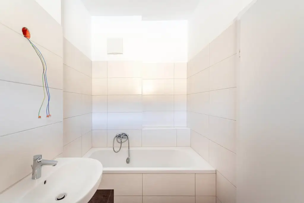 Neubau mit Qualität: Helle Wohnung mit großer, überdachter Terrasse