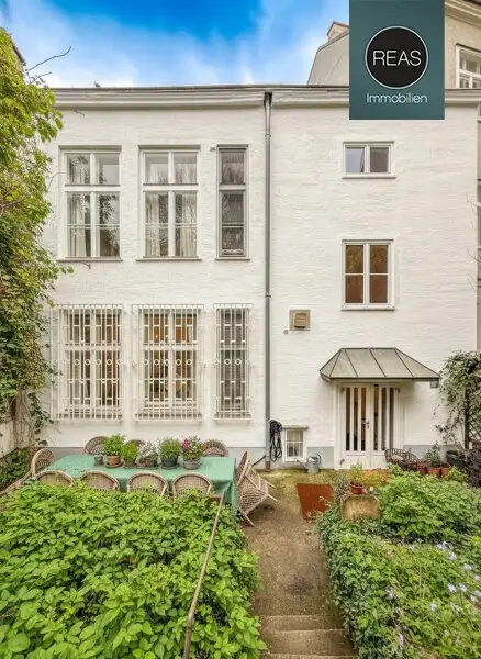 Provisionsfrei: Traumhaftes Stadthaus mit Garten in Gersthofer Bestlage!