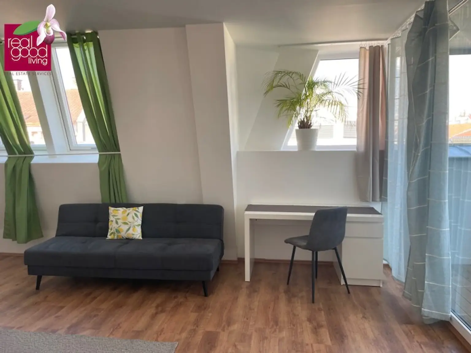 Neubau-Apartment mit Loggia in repräsentativen Gründerzeithaus