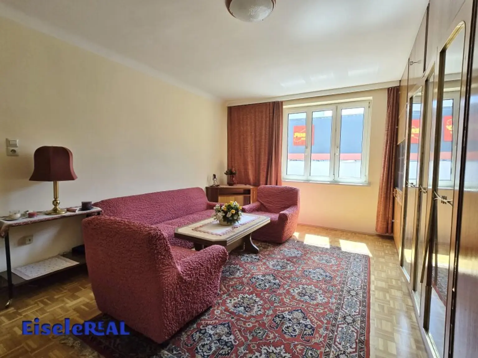 Tolle 1 Zimmer  Wohnung– extra Küche - sanierungsbedürftig