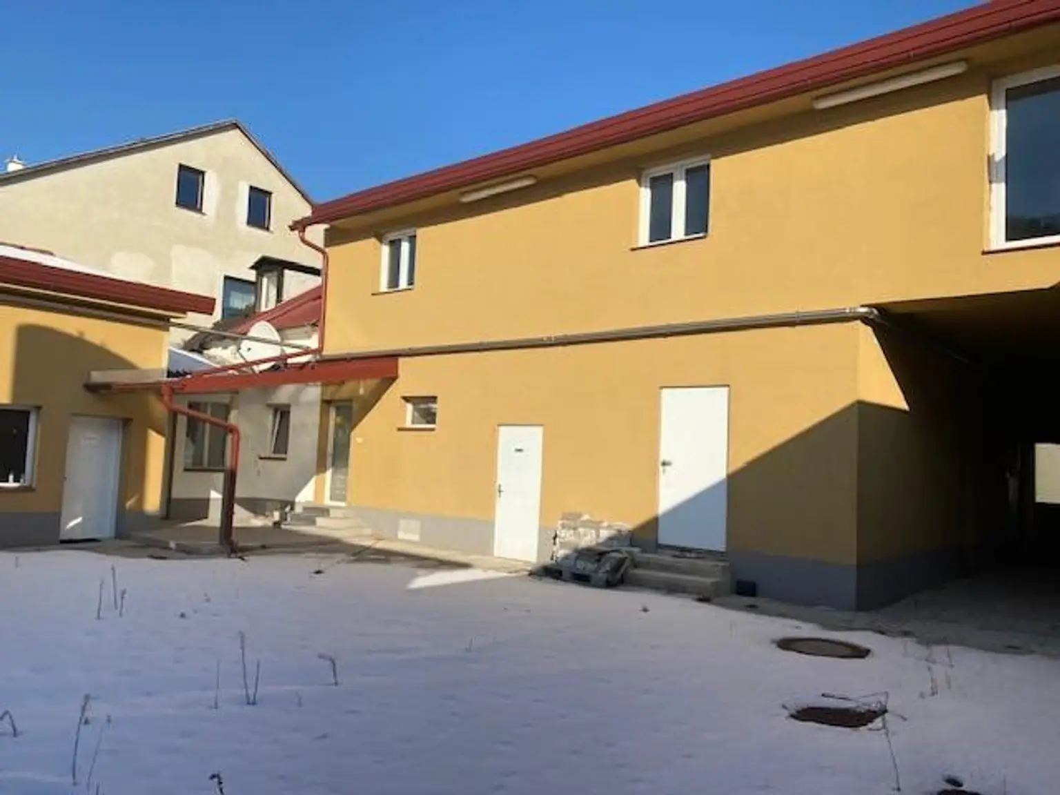 Wohn- und Bürogebäude