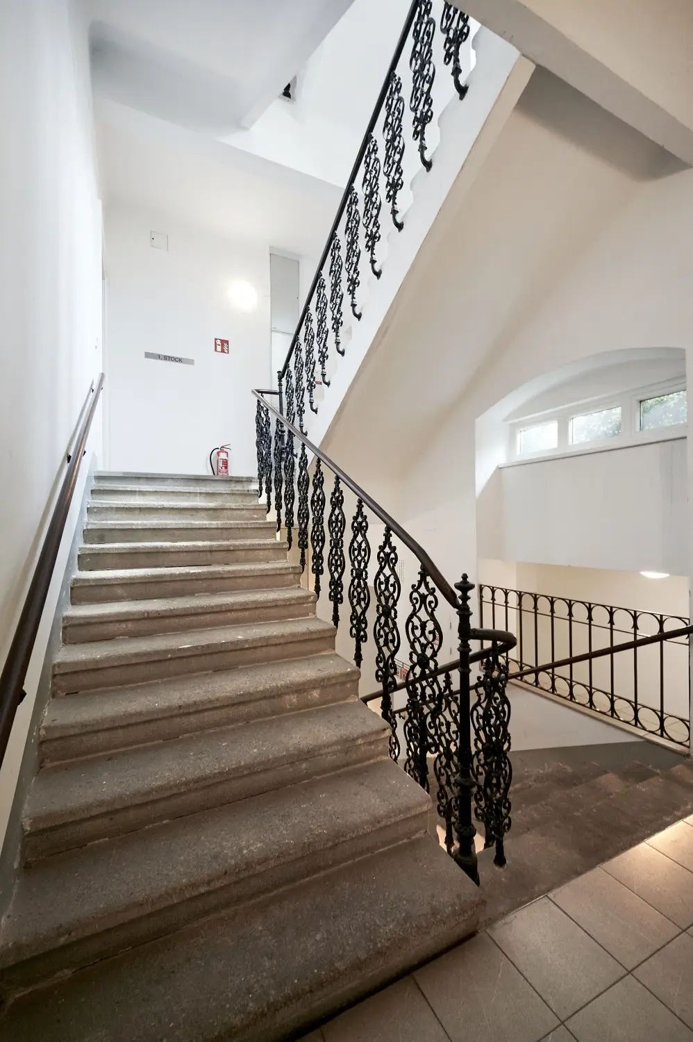 Stiegenhaus innen IV