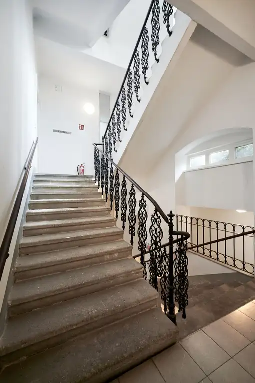 Stiegenhaus innen IV