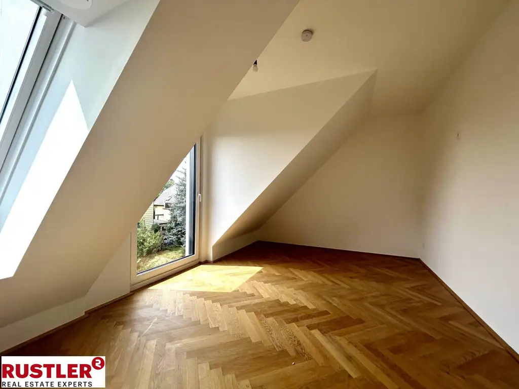 Exklusive Dachgeschosswohnung in Grünruhelage - zu verkaufen