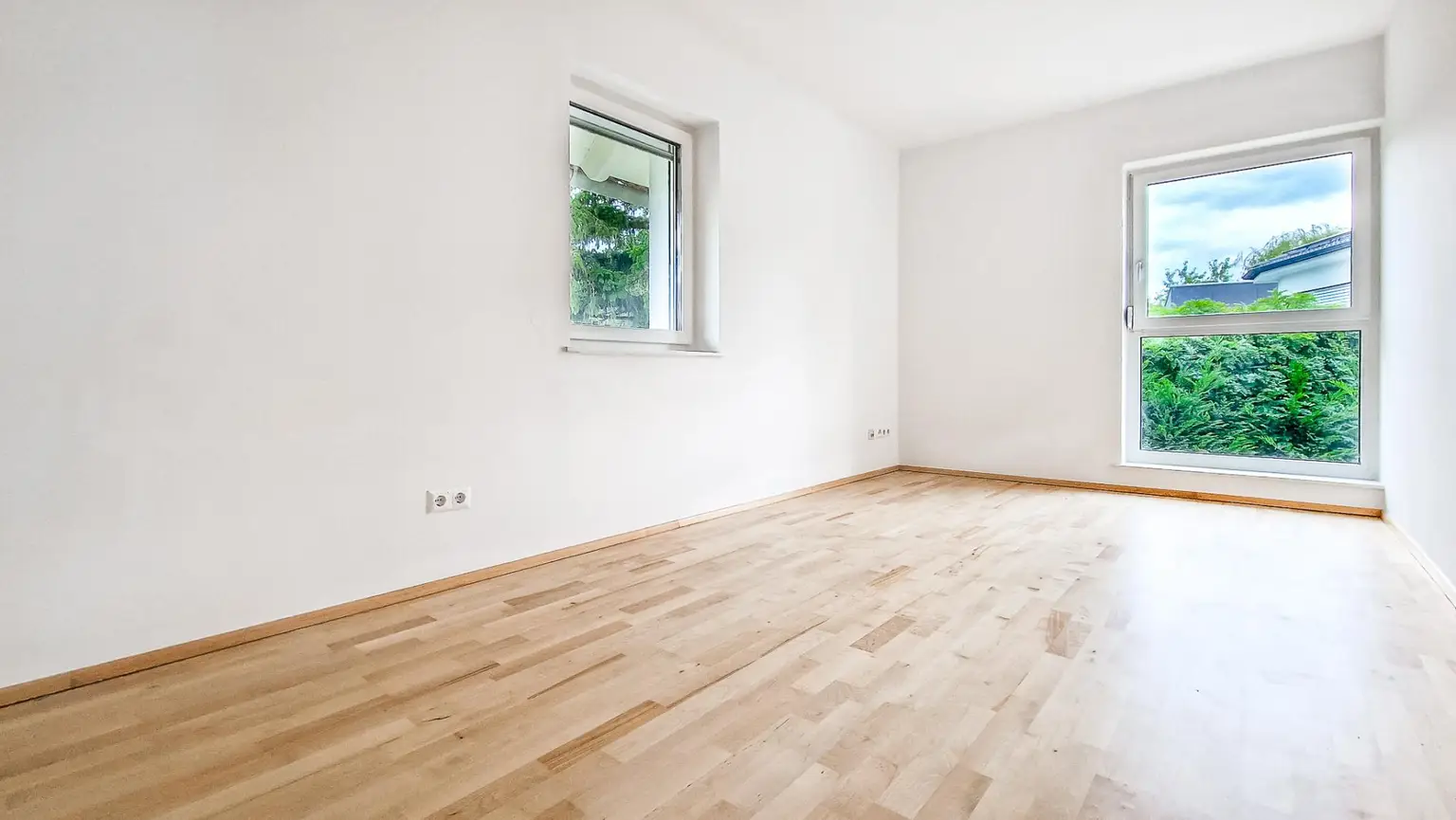 Niedrigenergie-Doppelhaushälfte in Mauer. 5 Zimmer, Terrasse, Garten und Autostellplatz