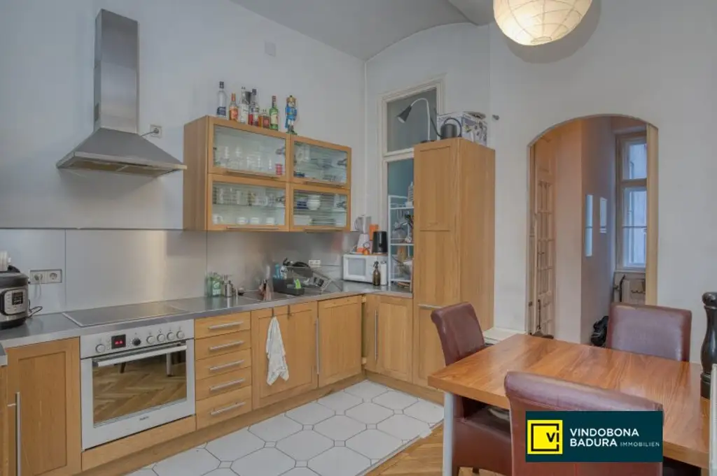 Stilvoller Altbau in der Neustiftgasse | 3-Zimmer-Wohnung mit optimaler Raumaufteilung