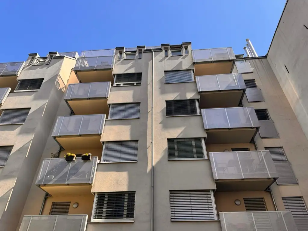 EINZIGARTIGE DACHGESCHOSSWOHNUNG MIT 2 TERRASSEN