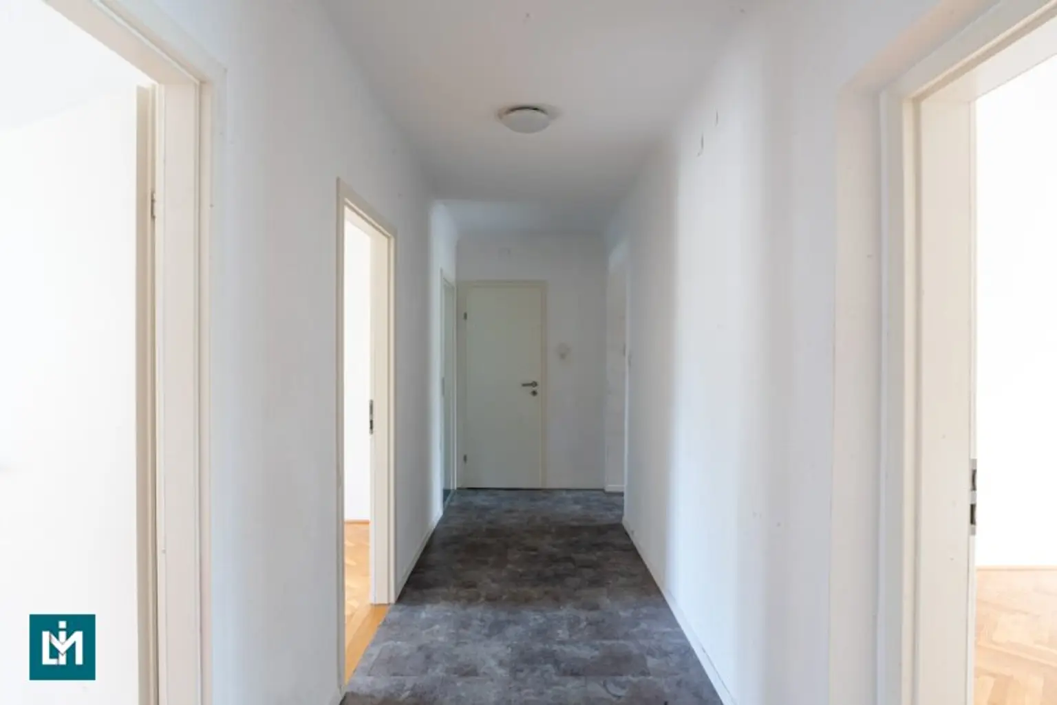 SCHÖNE 4 - ZIMMER WOHNUNG MIT VERBAUTER LOGGIA UND GEMEINSCHAFTSGARTEN / NÄHE U4 HIETZING UND S45 PENZING
