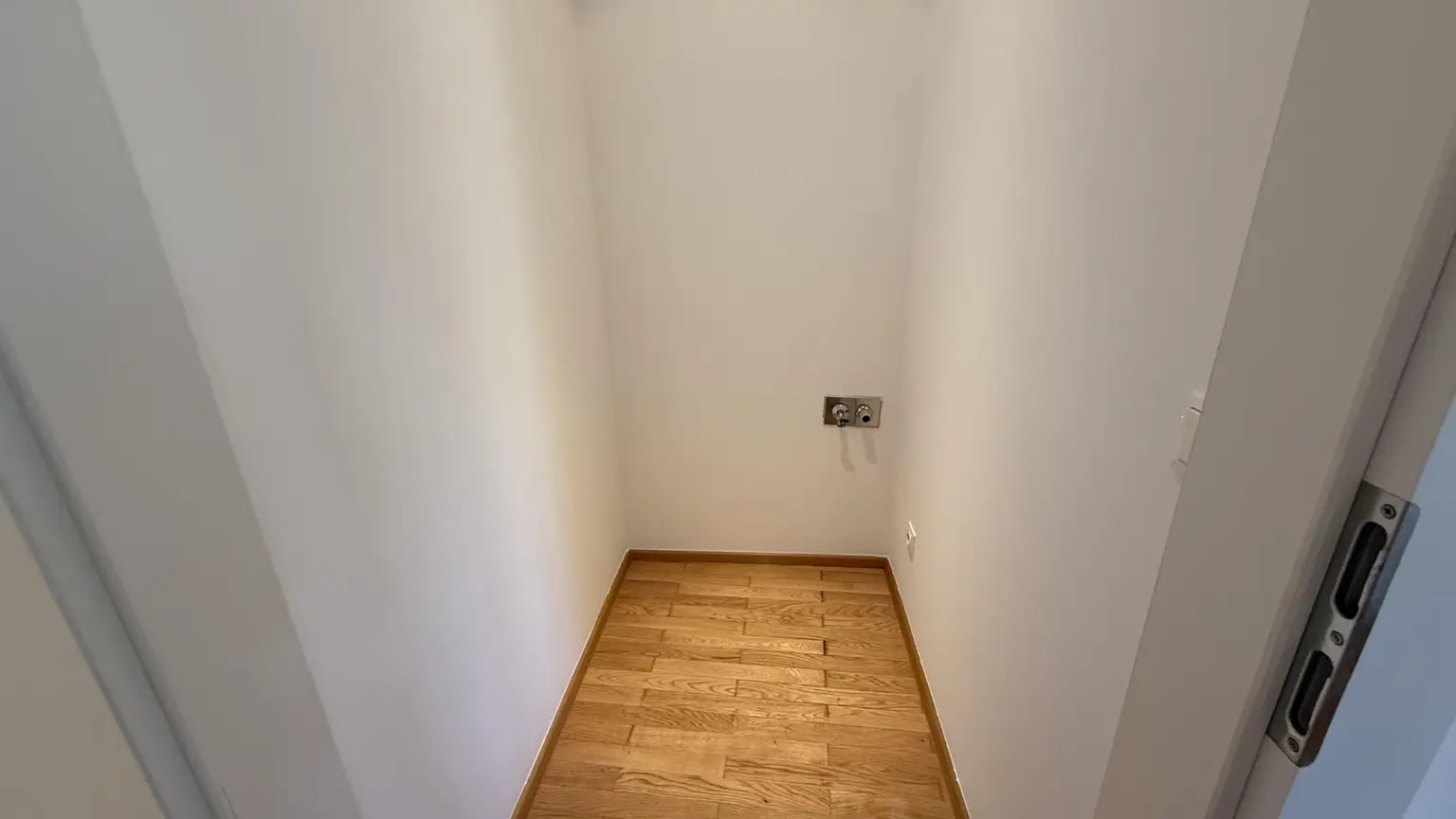 Top moderne, klimatisierte 4 Zimmer Neubauwohnung mit 2 Bädern und 16m² Balkonfläche!!!