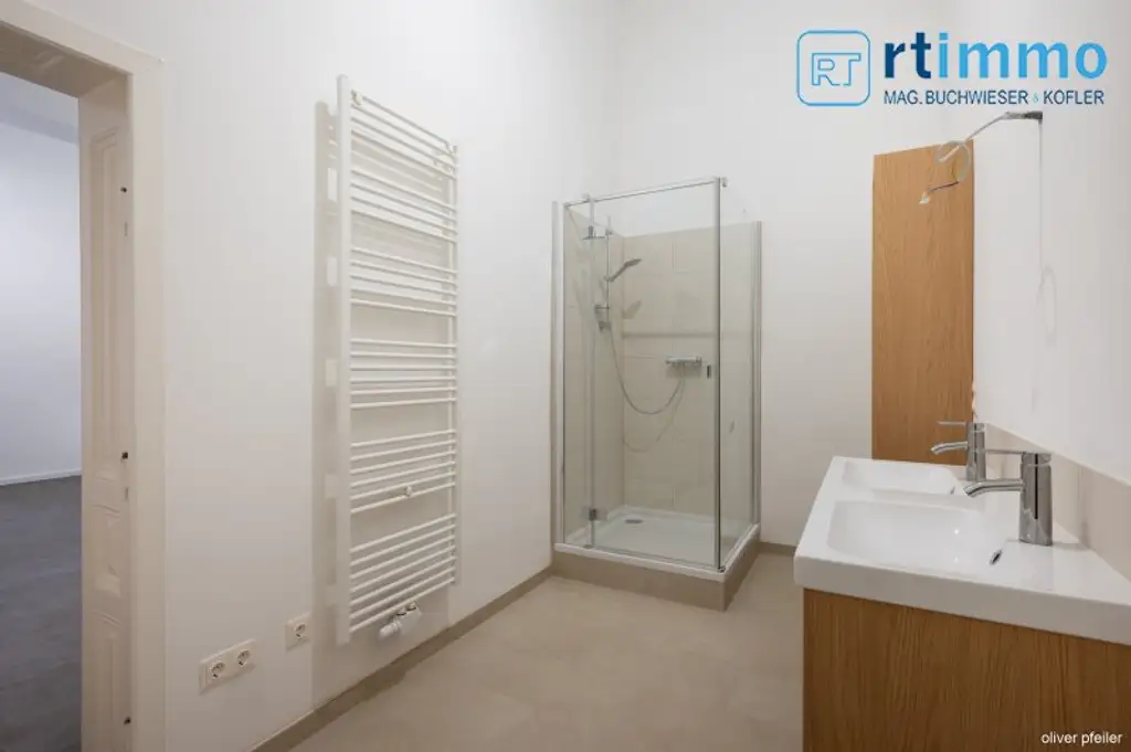 REPRÄSENTATIVE KLASSISCHE BEL ETAGE WOHNUNG IM BOTSCHAFTSVIERTEL