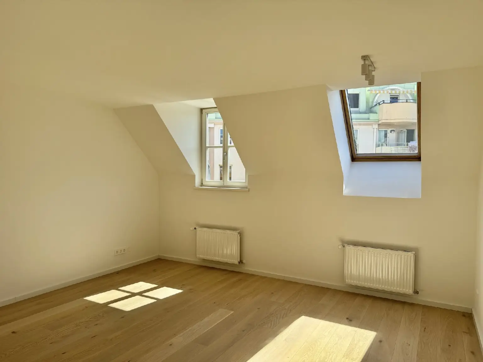 Wunderschöner Altbau zwischen Schlossquadrat und Naschmarkt