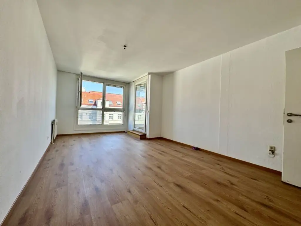 DACHGESCHOSSMAISONETTE MIT LOGGIA IN RUHELAGE