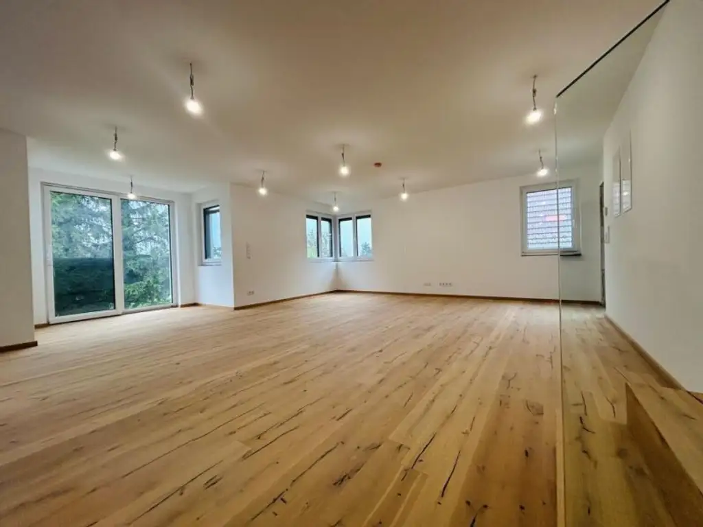 Neubau-Erstbezug: Flexible EG-Gewerbefläche für Praxis, Büro oder Ordination am Rosenhügel