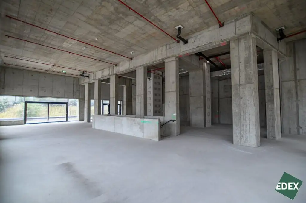 Erstbezug | Moderne Gewerbefläche mit hoher Sichtbarkeit und Terrasse auf zwei Etagen - unbefristet