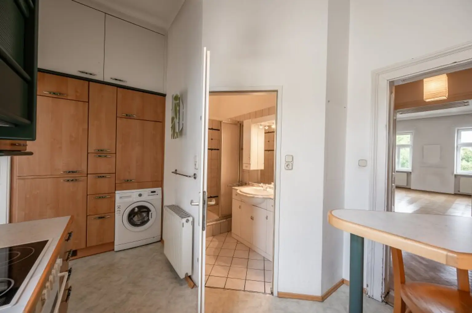 ***NEU*** Gepflegte 3 Zimmer Wohnung in repräsentativem Stilaltbau! in TOP-Lage!!