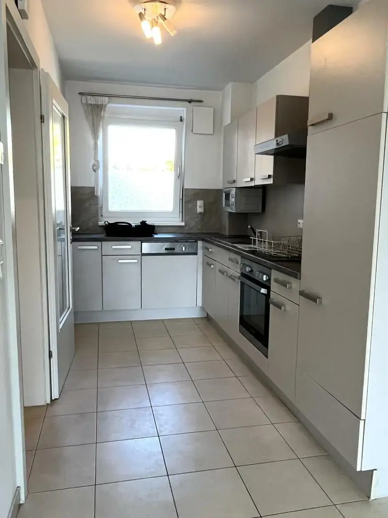 ruhige, helle und freundliche 3 Zimmer Wohnung mit Großbalkon vermietet bis 1.3.2027 dz. rund  3,3 % Rendite