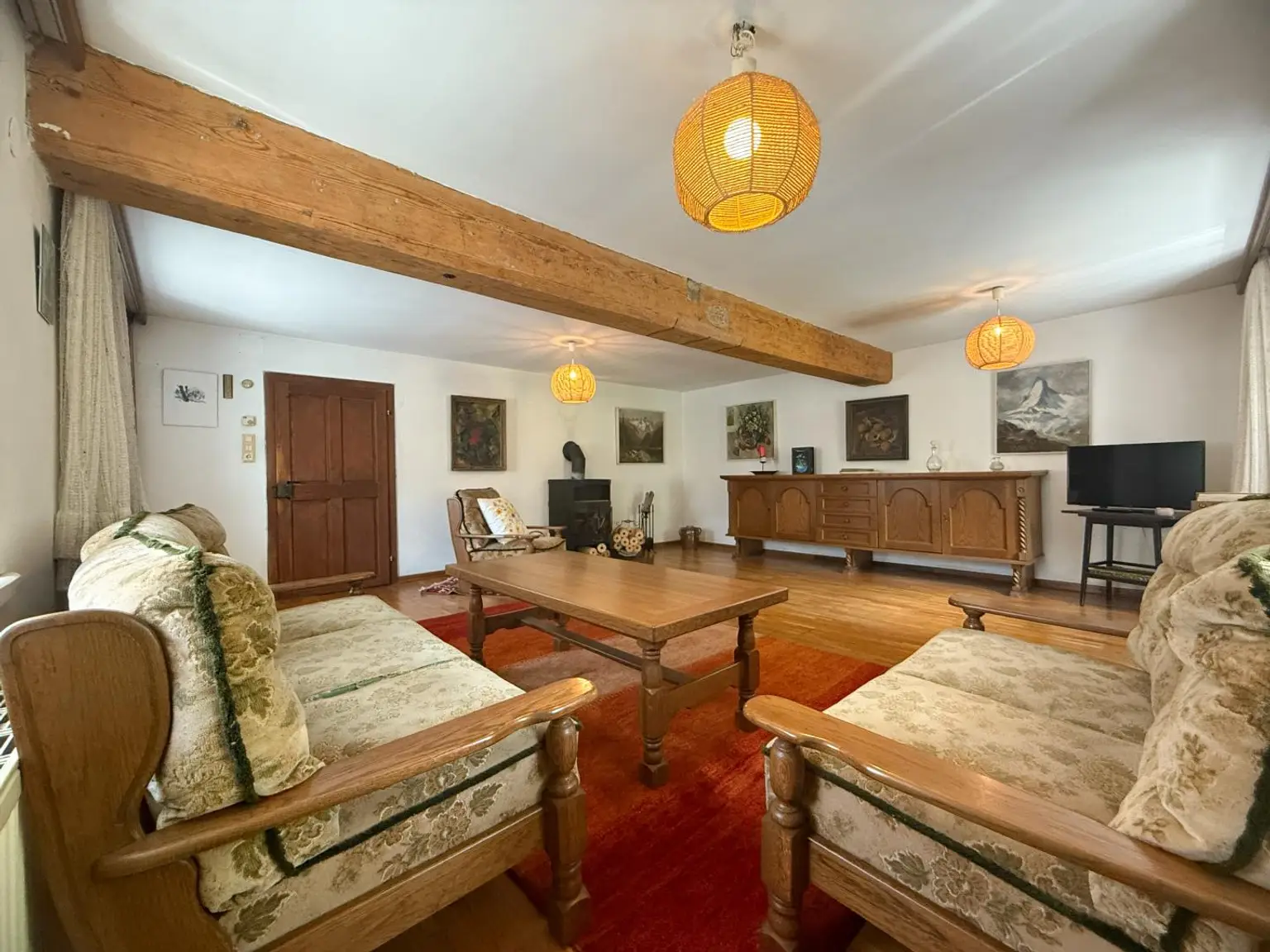 *** Charmantes Landhaus, 154m², Teilsaniert mit großem Gartenanteil und viel Potenzial ***