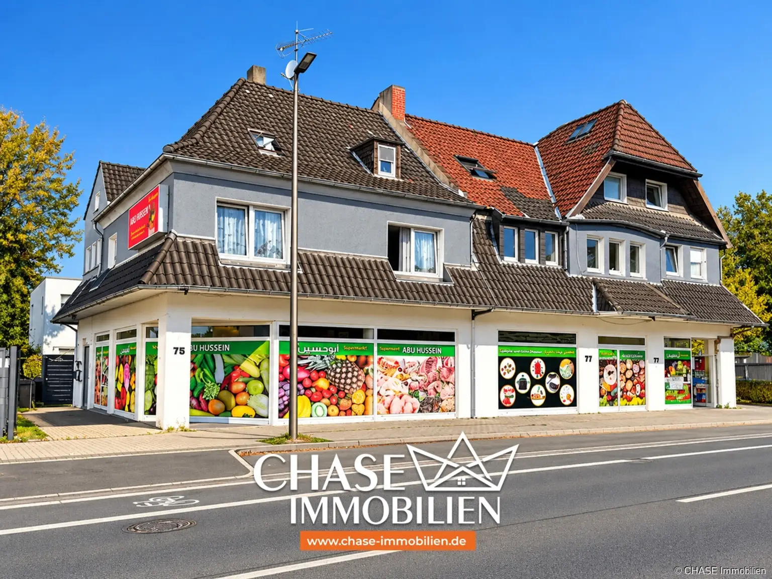 01_Gesamtobjekt_Aussenansicht_Strasse_01