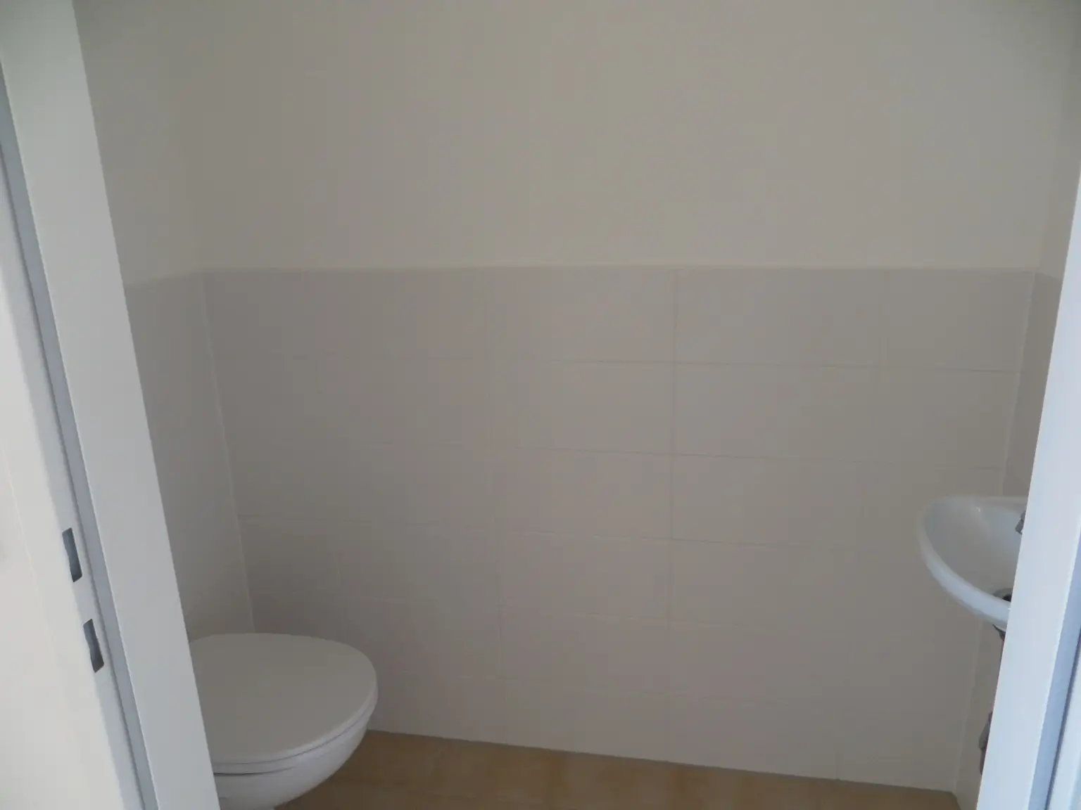 Herrliche Dachgeschosswohnung mit großer Terrasse - 
Nähe Krottenbachstraße!