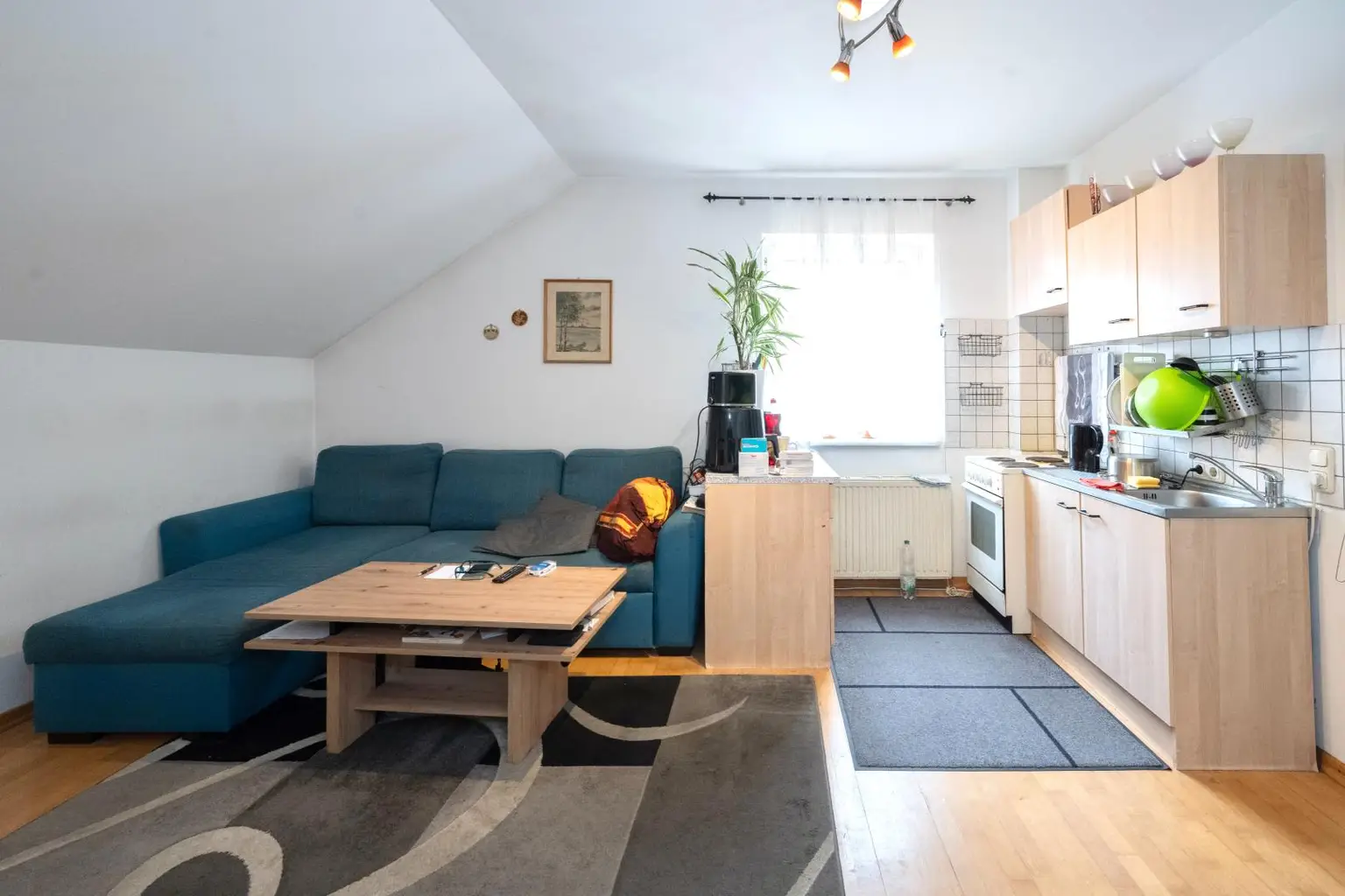 Wohn-, Koch- und Essbereich 1 (F8W3)