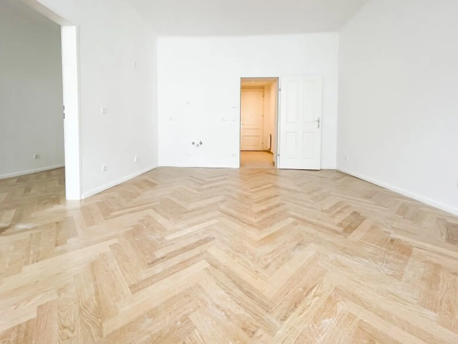 U3 "Hütteldorfer Straße": schön sanierte 2-Zimmerwohnung inkl. neuer Küche