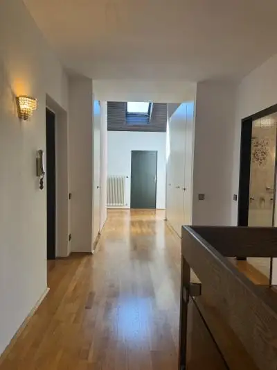 "Einfamilienhaus mit 1110m² Grund mitten im Ort!"