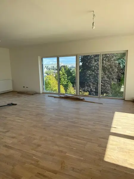 Exklusive, lichtdurchflutete Wohnung mit 2 Terrassen!