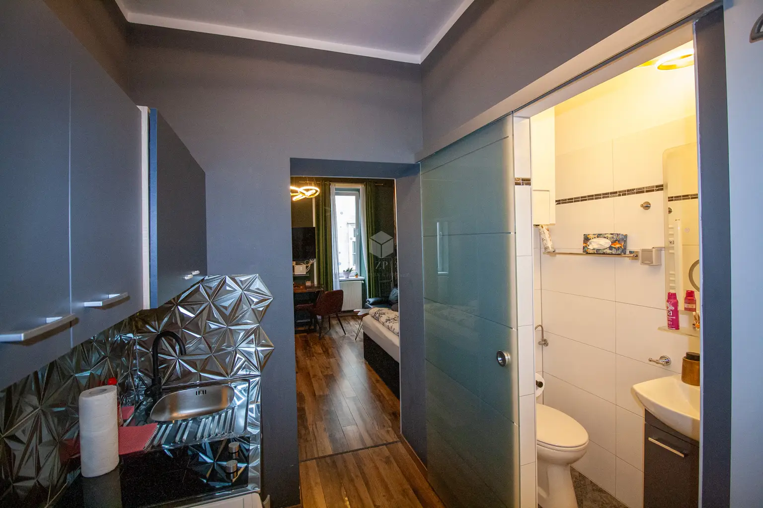 Ruhiges Altbaujuwel beim Belvedere – 3 Zimmer, voll möbliert & sofort bezugsfertig- 2 extra Wohneinheiten - Videos verfügbar!