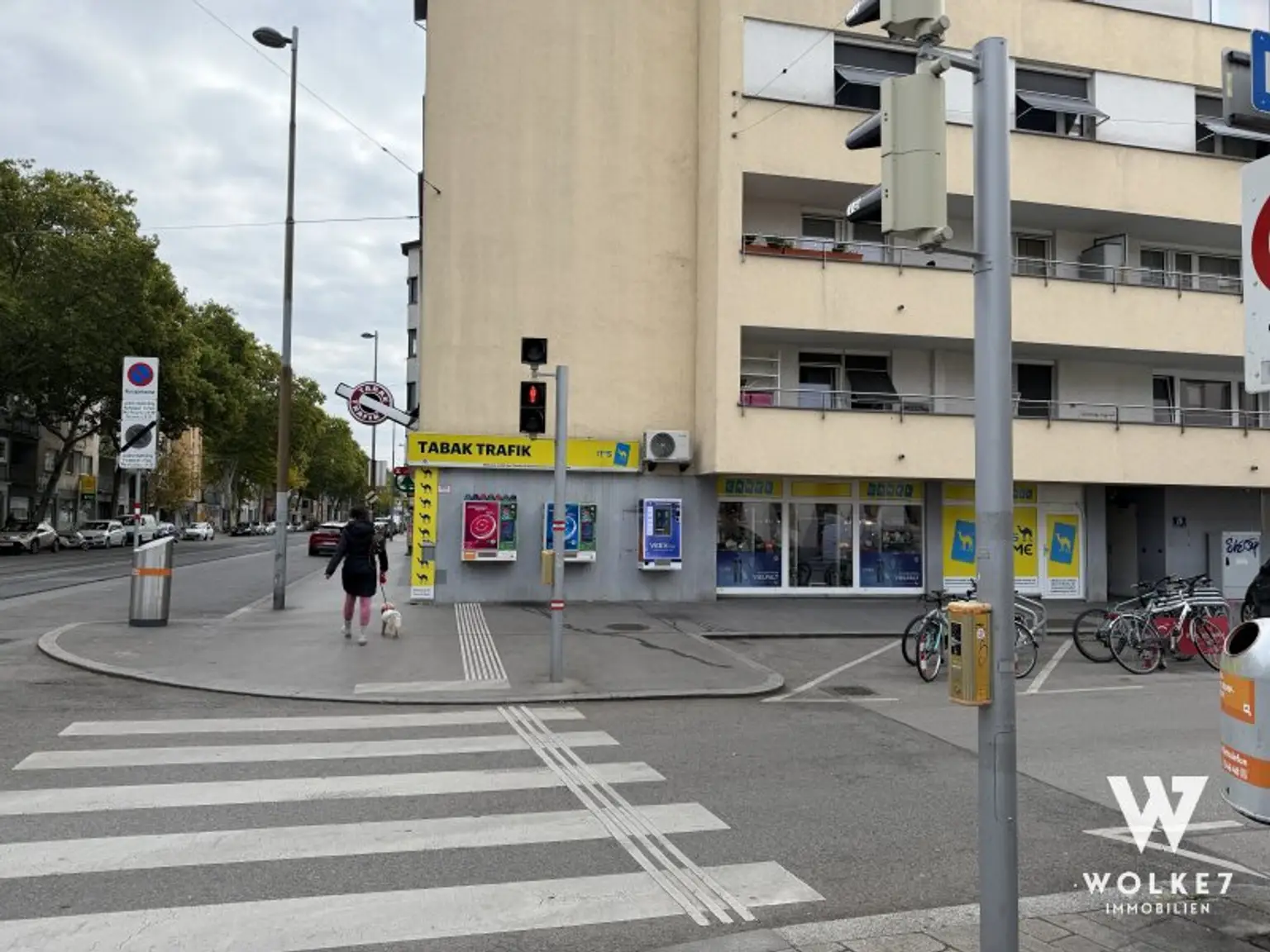 Zu vermieten: 1-Zimmer | großer Balkon | Hoßplatz 25er 26er | Keine Ablöse