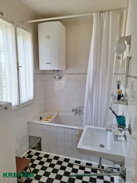 Rarität - Dekorativer Fassadenschmuck aus den 1930er Jahren - Nahe Maurer Wald und Lainzer Tiergarten