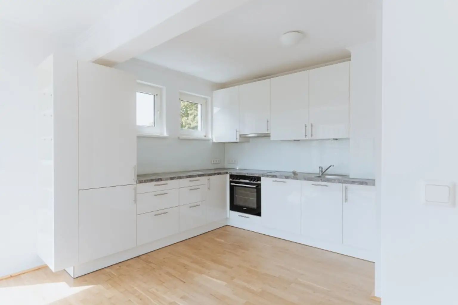 Traumhafte 3- Zimmer Dachgeschoßwohnung über zwei Etagen mit Terrasse