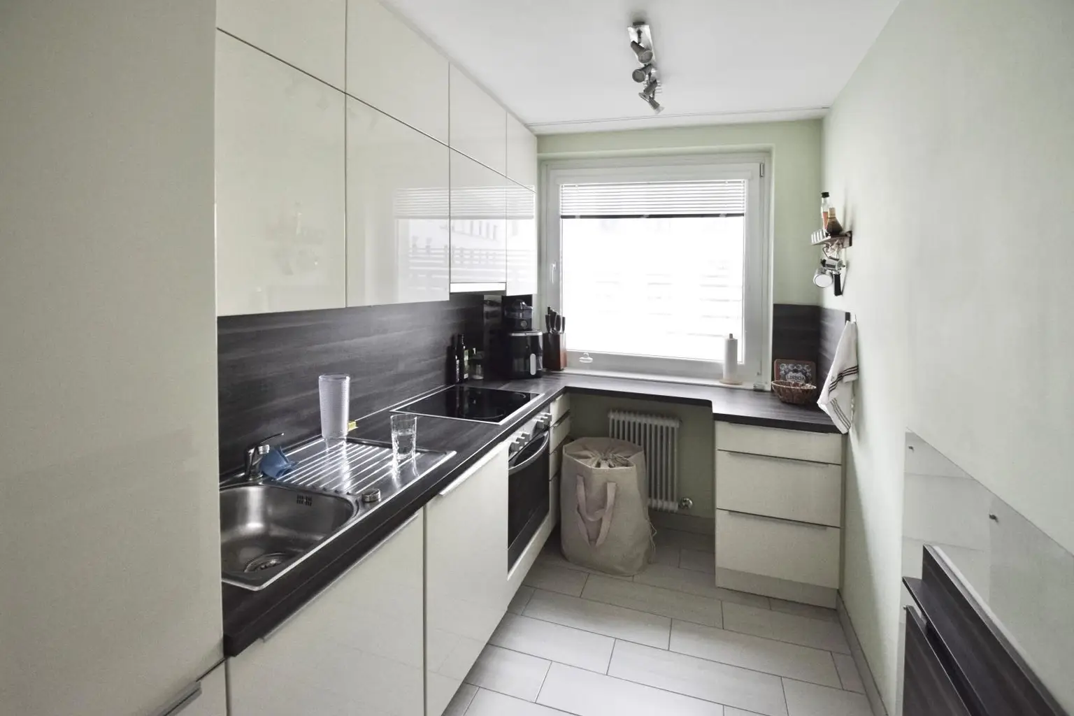2 Loggien, 3 Zimmer, top Infrastruktur & Zustand