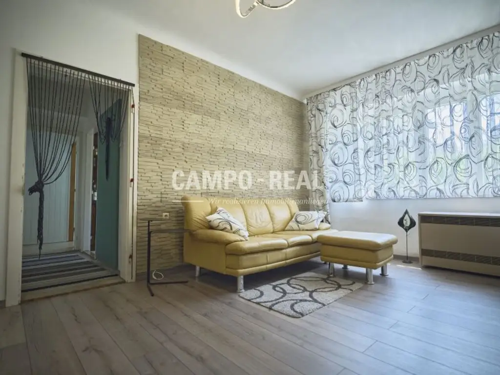 CAMPO REAL: Charmantes Stadthaus – Ihr Renovierungsprojekt mit Potential!